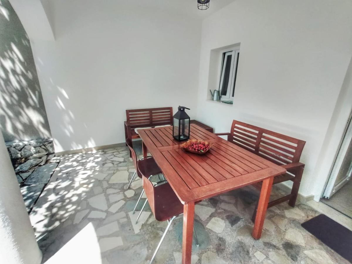Minimalistic Oasis By The Sea In Stanici Villa Celina Luaran gambar